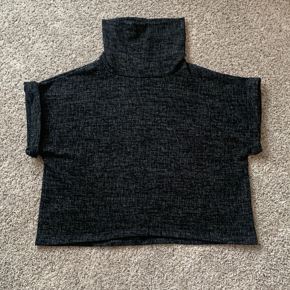 Ces Femme Cropped Cowl Neck Oversized Short Sleeve Top